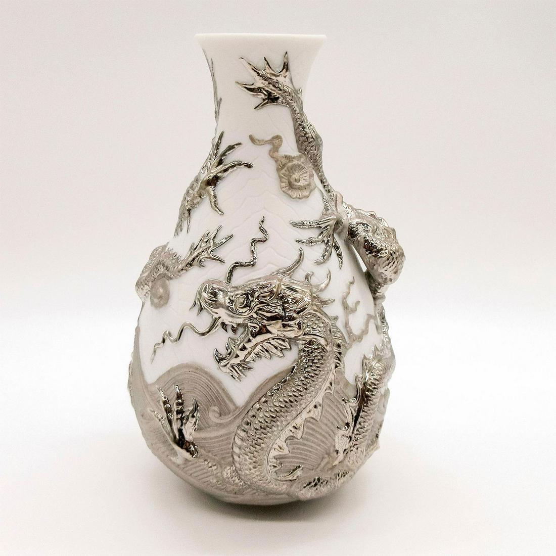 Lladro Porcelain, Bud Vase Dragons, Mixed Background (1 of 3)