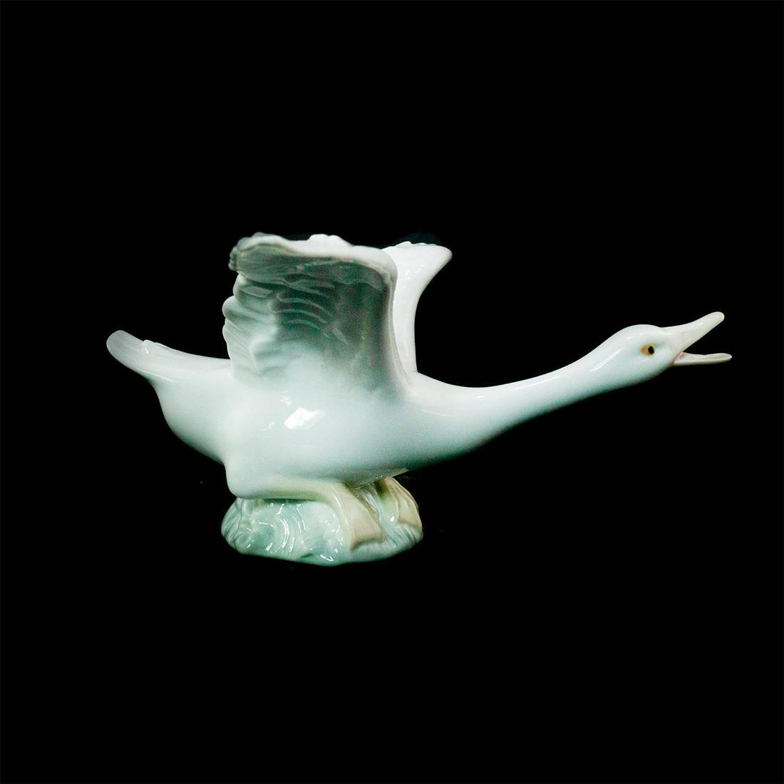 Duck Flying 1001264 - Lladro Porcelain Figurine (1 of 3)