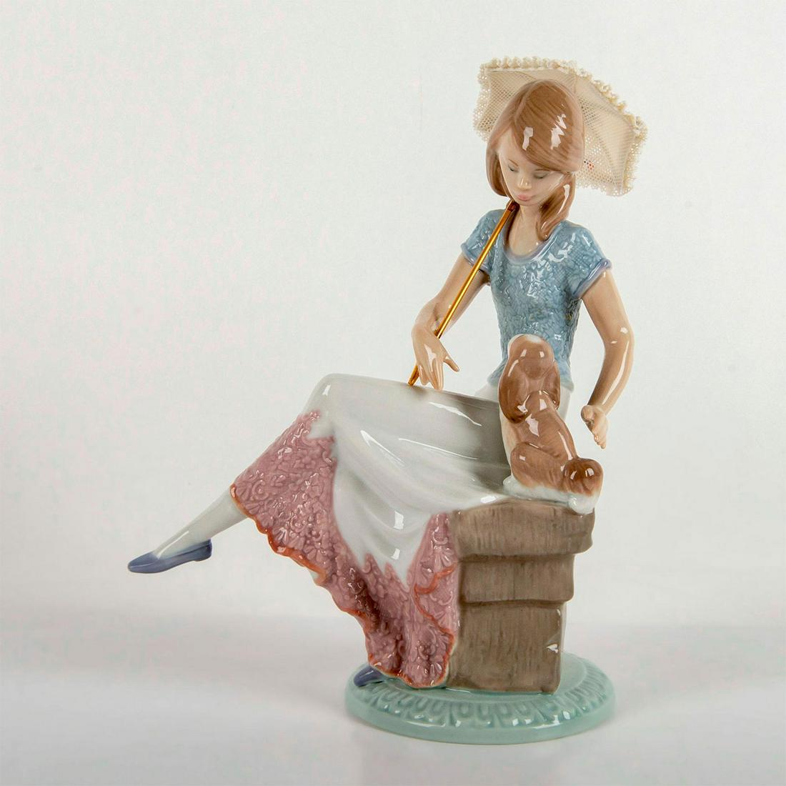 Lladro Porcelain Figurine, Picture Perfect 1007612 (1 of 5)