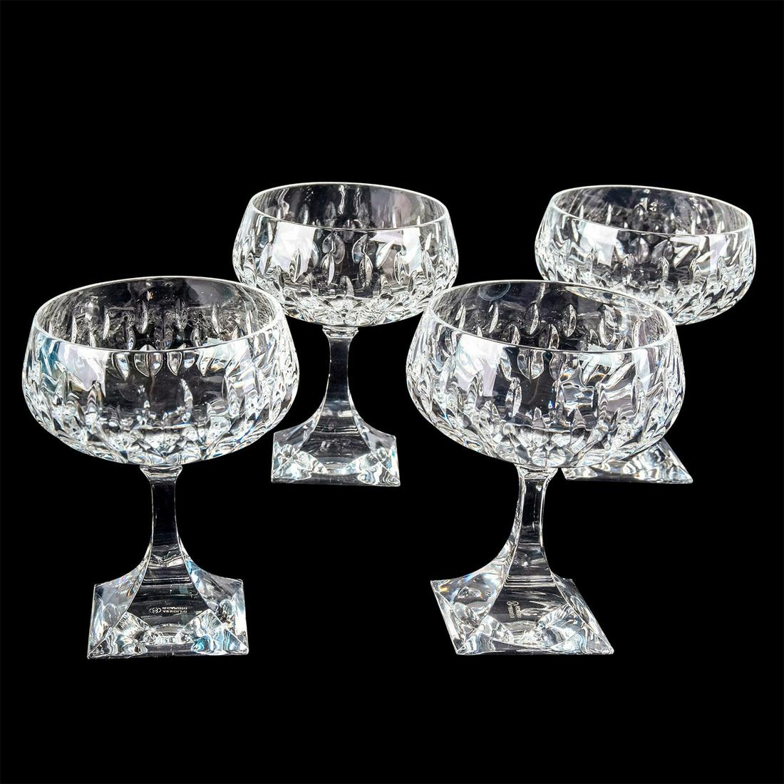 4pc Arnolfo di Cambio Crystal Wine Glass Set: Elegant clear faceted crystal pattern; square base; short stem. Arnolfo di Cambio backstamps. Good condition. #arnolfodicambio #wineglass #crystal Issued: 20th c. Manufacturer: Arnolfo di Cambio Count