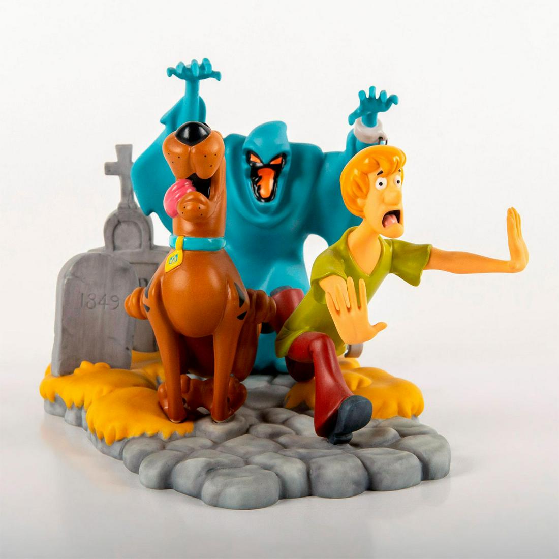 Wedgwood Porcelain Figurine Grouping, Scooby Doo | Barnebys