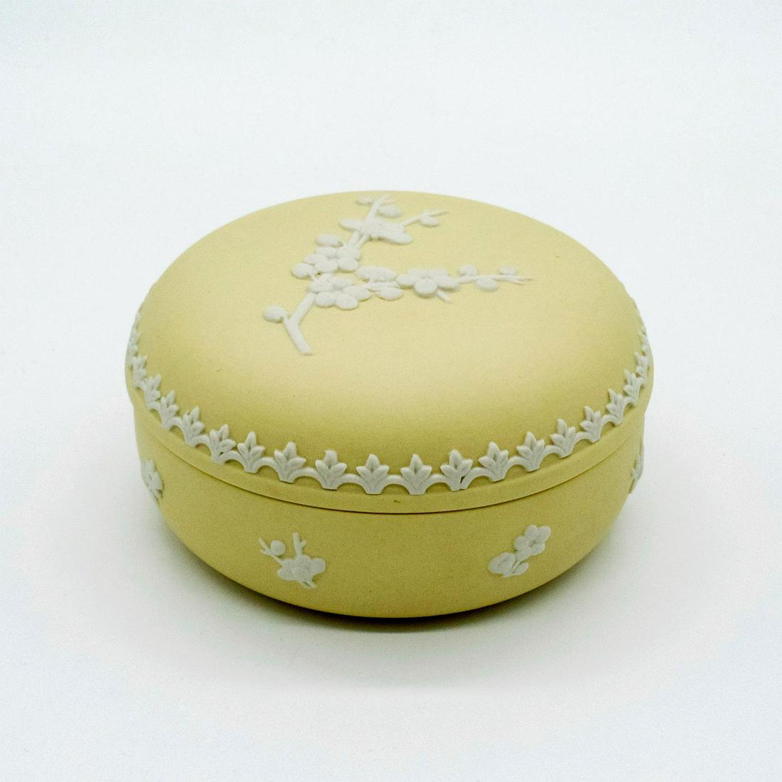 Wedgwood Primrose Jasperware Round Box (1 of 5)
