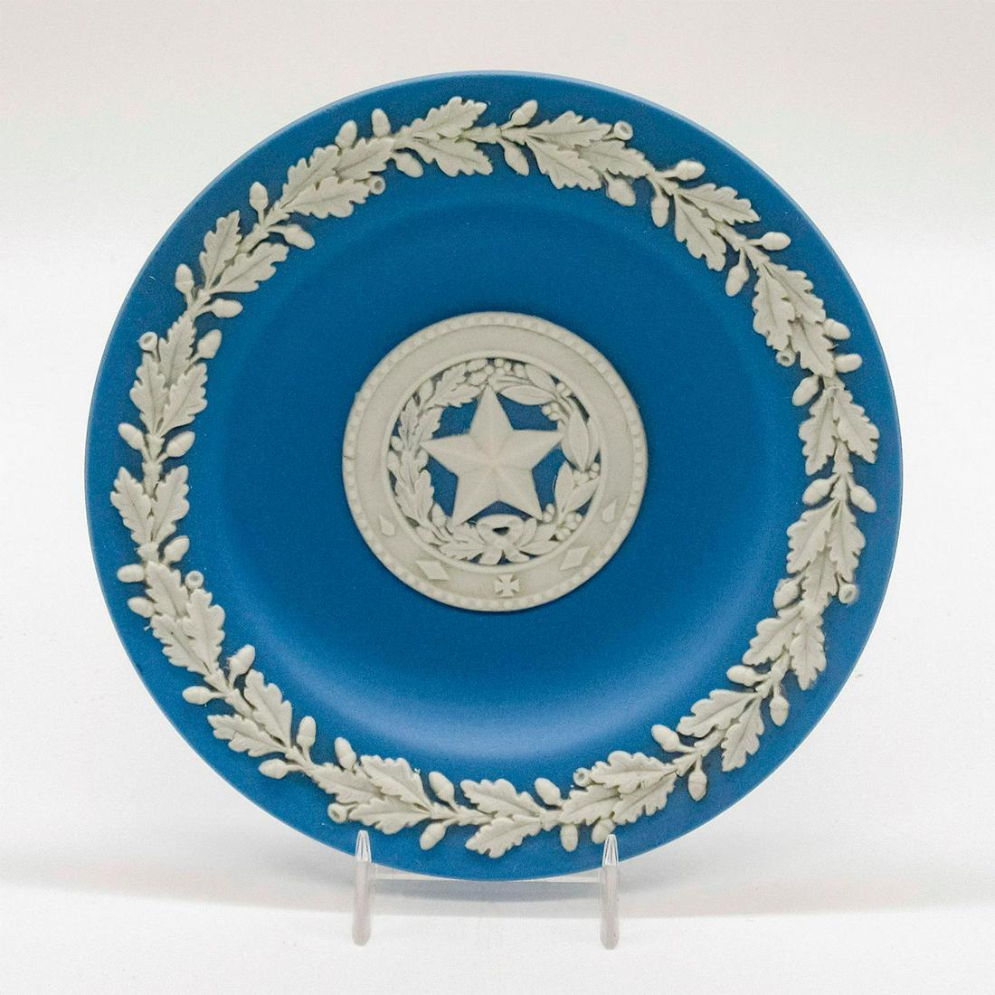 Wedgwood Pale Blue Jasperware Neiman Marcus Tray: Made exclusively for Neiman-Marcus; cream colored decorations in relief depicting acorns and the Texas star. Wedgwood impressed onto base. Good condition. #wedgwood #jasperware #neimanmarcus Dimension