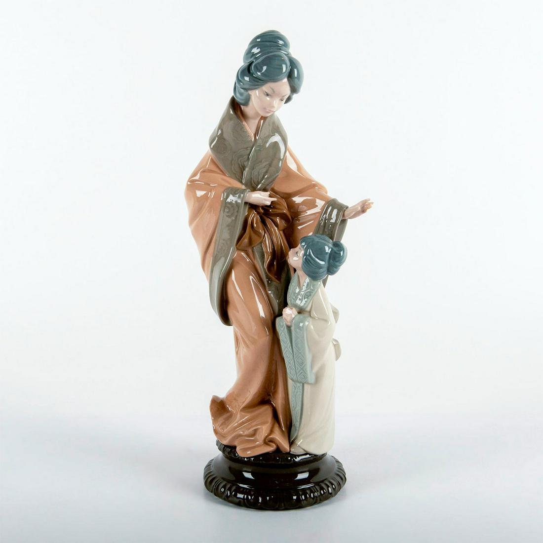 Japanese Mother and Daughter - Nao by Lladro Figurine (1 of 3)