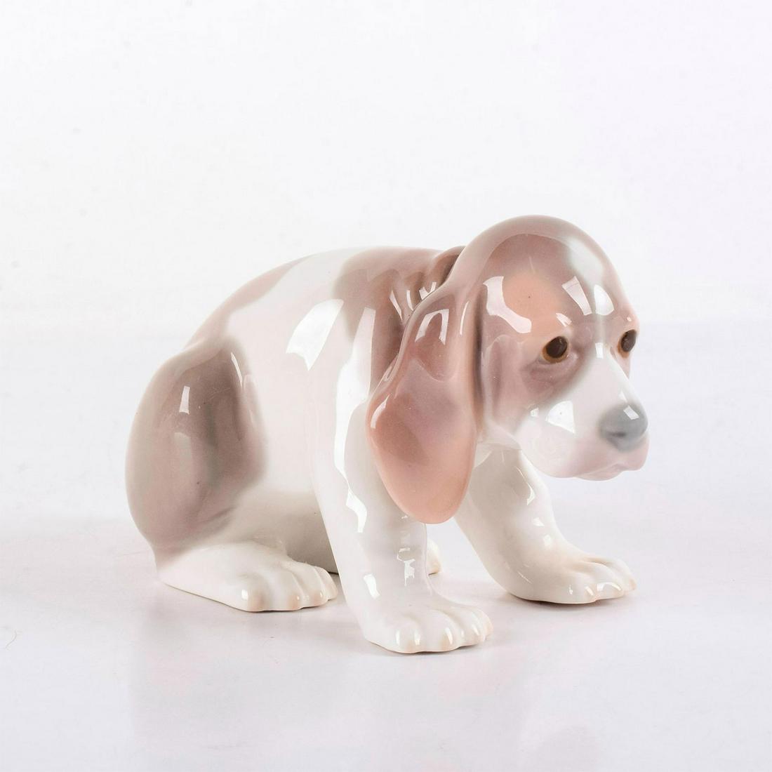 Beagle Puppy Sitting 1001071 - Lladro Porcelain (1 of 3)