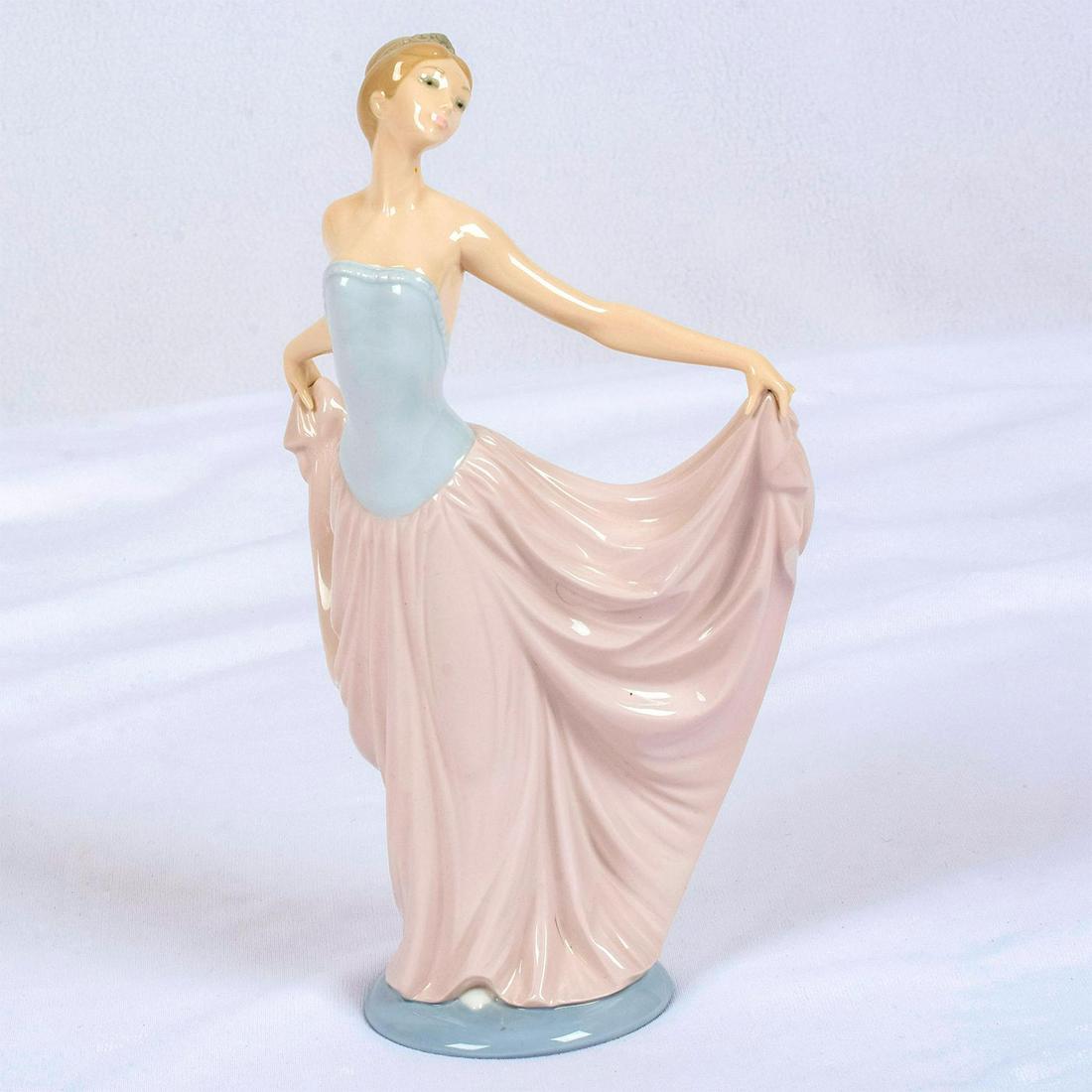 Lladro Porcelain Figurine, Dancer 01005050 (1 of 8)