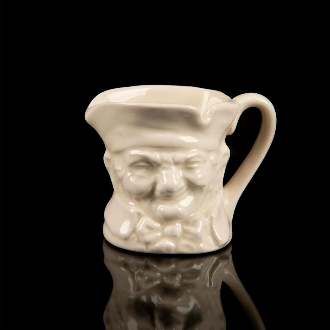 Tony Weller, Undecorated - Mini - Royal Doulton Character Jug: White ceramic, glazed finish. Undecorated version of D6044. Royal Doulton backstamp. Good condition. #characterjug Artist: Leslie Harradine and Harry Fenton Issued: 20th c. Dimensions: 2.25"H Manufact