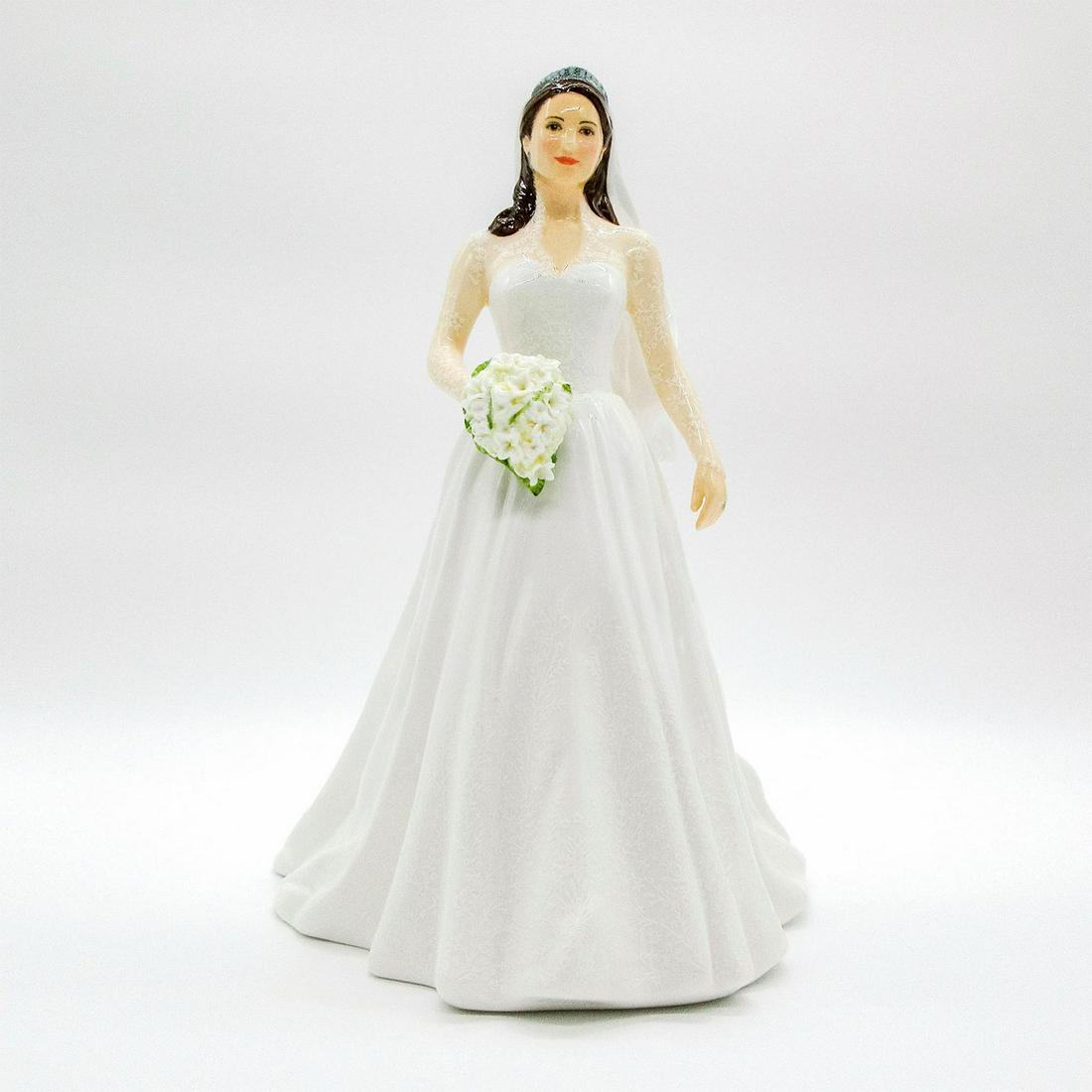 Catherine Royal Wedding Day HN5559 - Royal Doulton Figurine: Limited edition 5794 of 7500. Depicting intricate Victorian inspired wedding dress created by Sarah Burton at Alexander McQueen in white coloration. Royal Doulton backstamp. Good condition. Artist: Ne