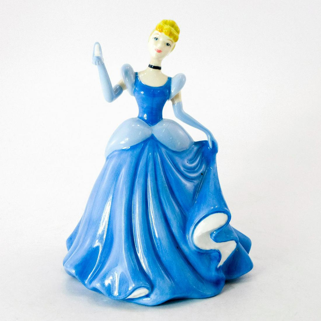 Disney Princess Cinderella DP9 - Royal Doulton Figurine (1 of 2)