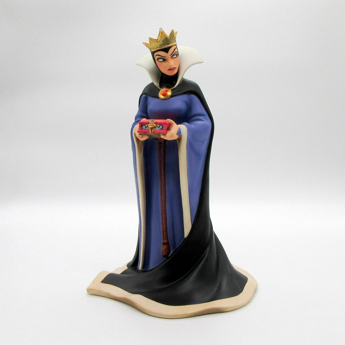 Walt Disney Classics Collection Figurine, Snow White Queen (1 of 5)