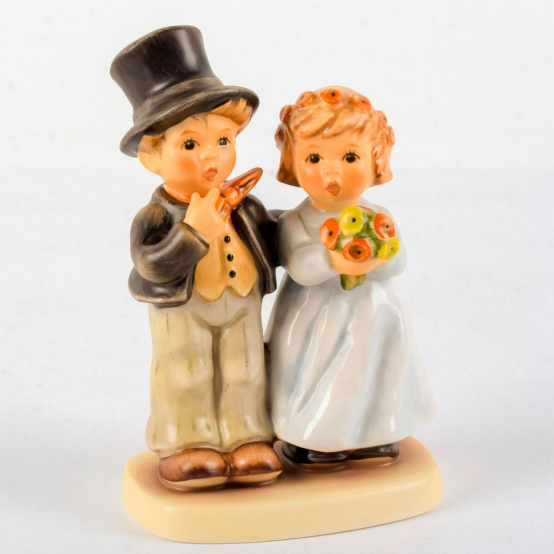 Dearly Beloved Hum2003 - Goebel Hummel Figurine (1 of 5)