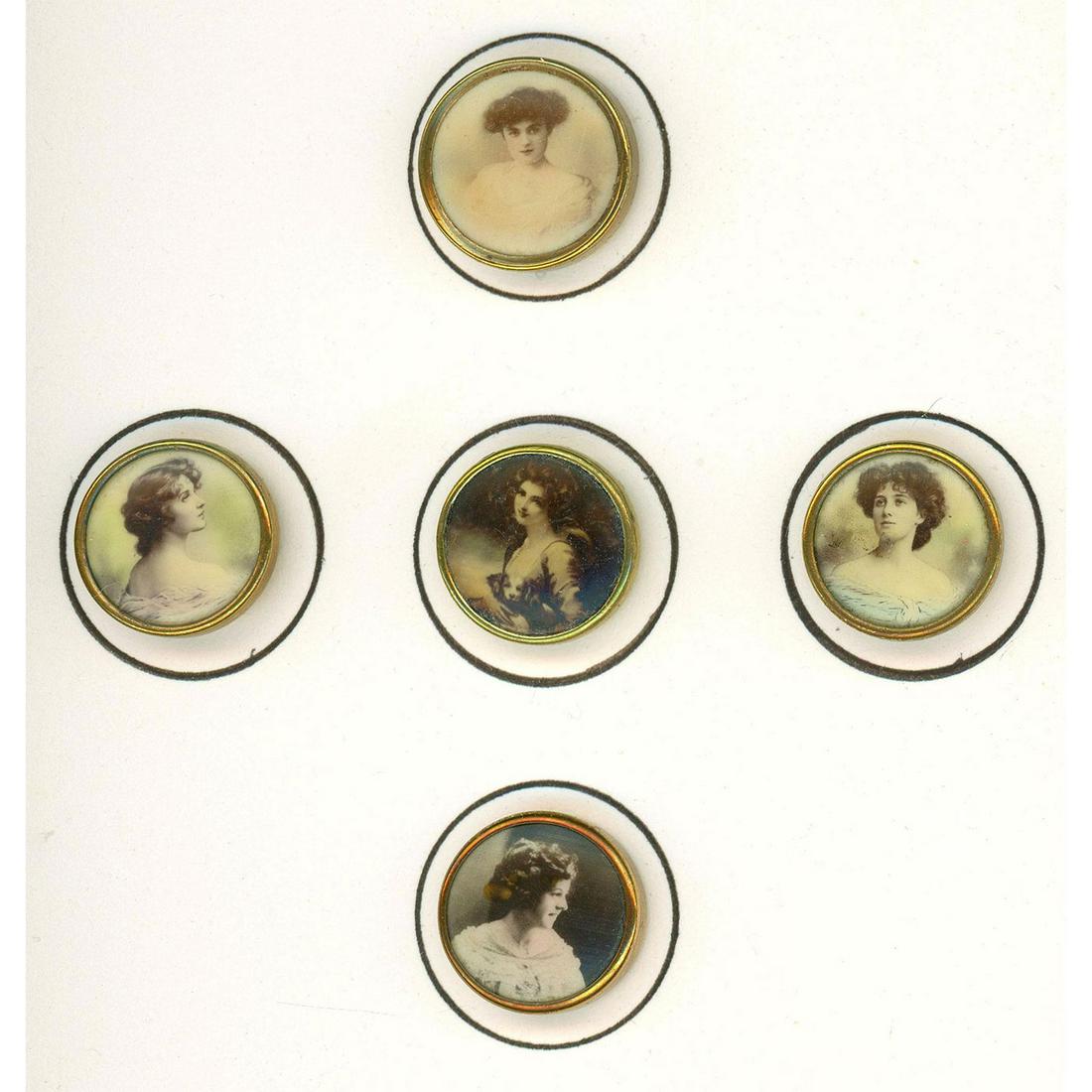 A SMALL CARD OF CELLULOID LITHO HEAD BUTTONS (1 of 4)