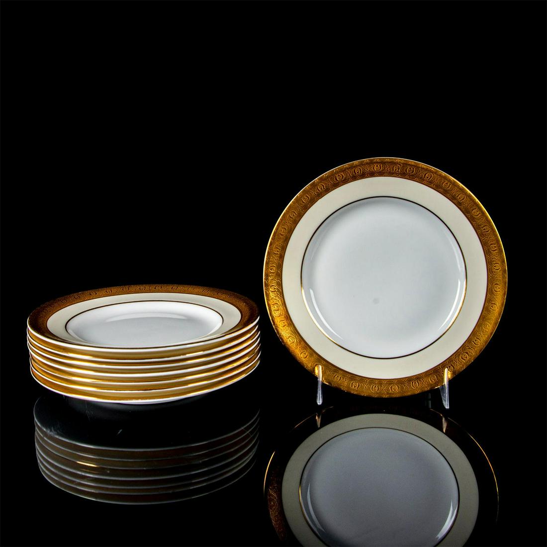 8pc Minton Buckingham K-159, Bread and Butter Plate Set: Bone China. Gold encrusted edge, cream rim, and white center. Minton backstamp. #minton #bonechina #breadplate Issued: 1926 - 2009 Dimensions: .6"H x 6.25" dia. Manufacturer: Minton Country of Origin: