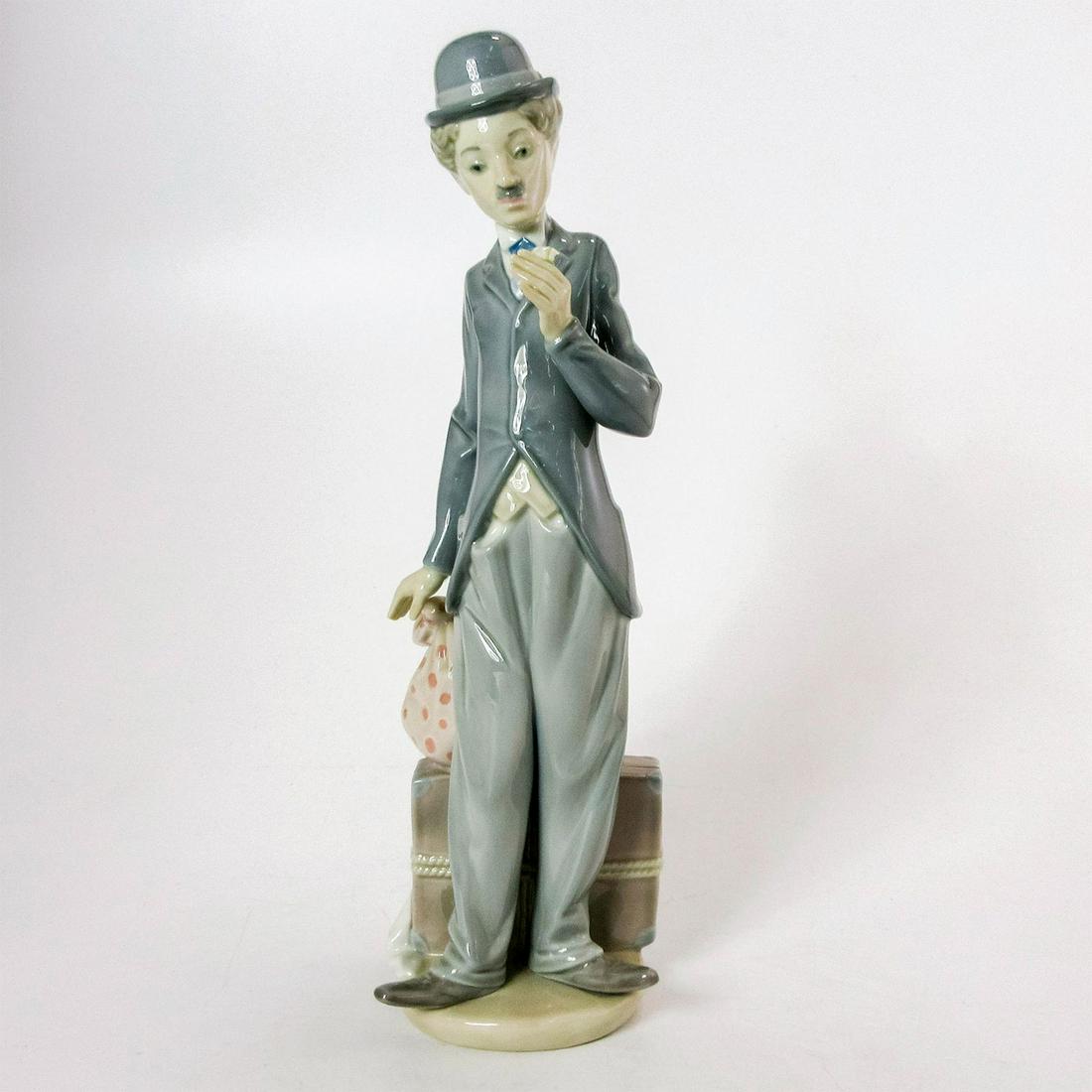 Charlie The Tramp 1005233 - Lladro Porcelain Figurine (1 of 7)