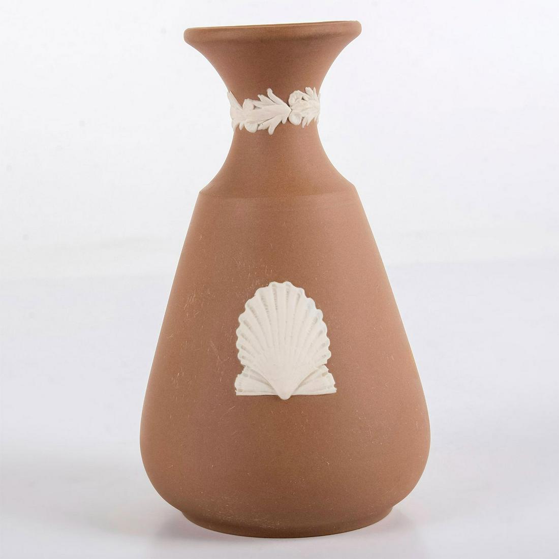 Wedgwood Taupe Brown Jasperware, Seashell Bud Vase (1 of 4)