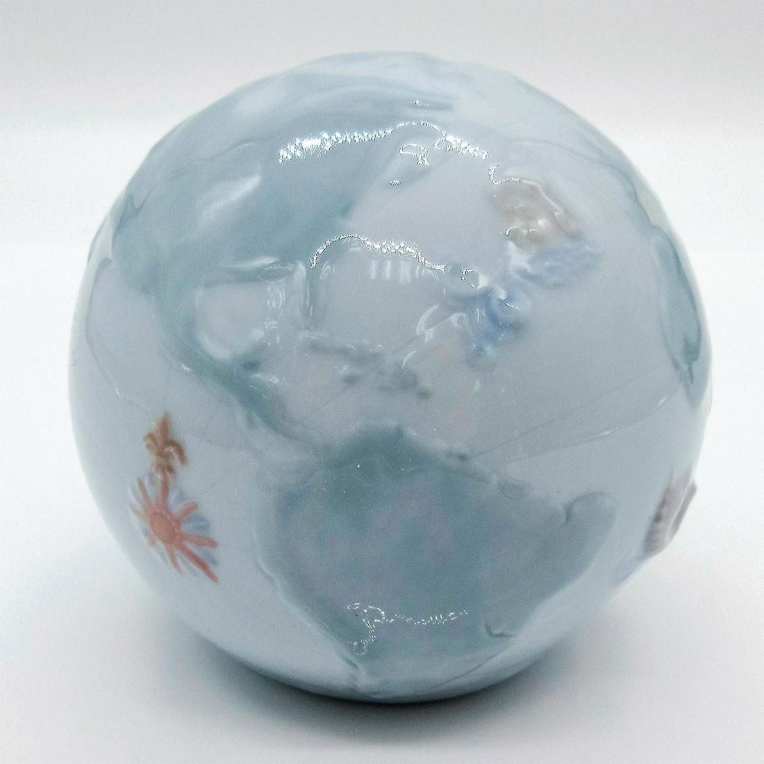 16th Century Globe Paperweight 1007551 - Lladro Porcelain Decor (1 of 6)