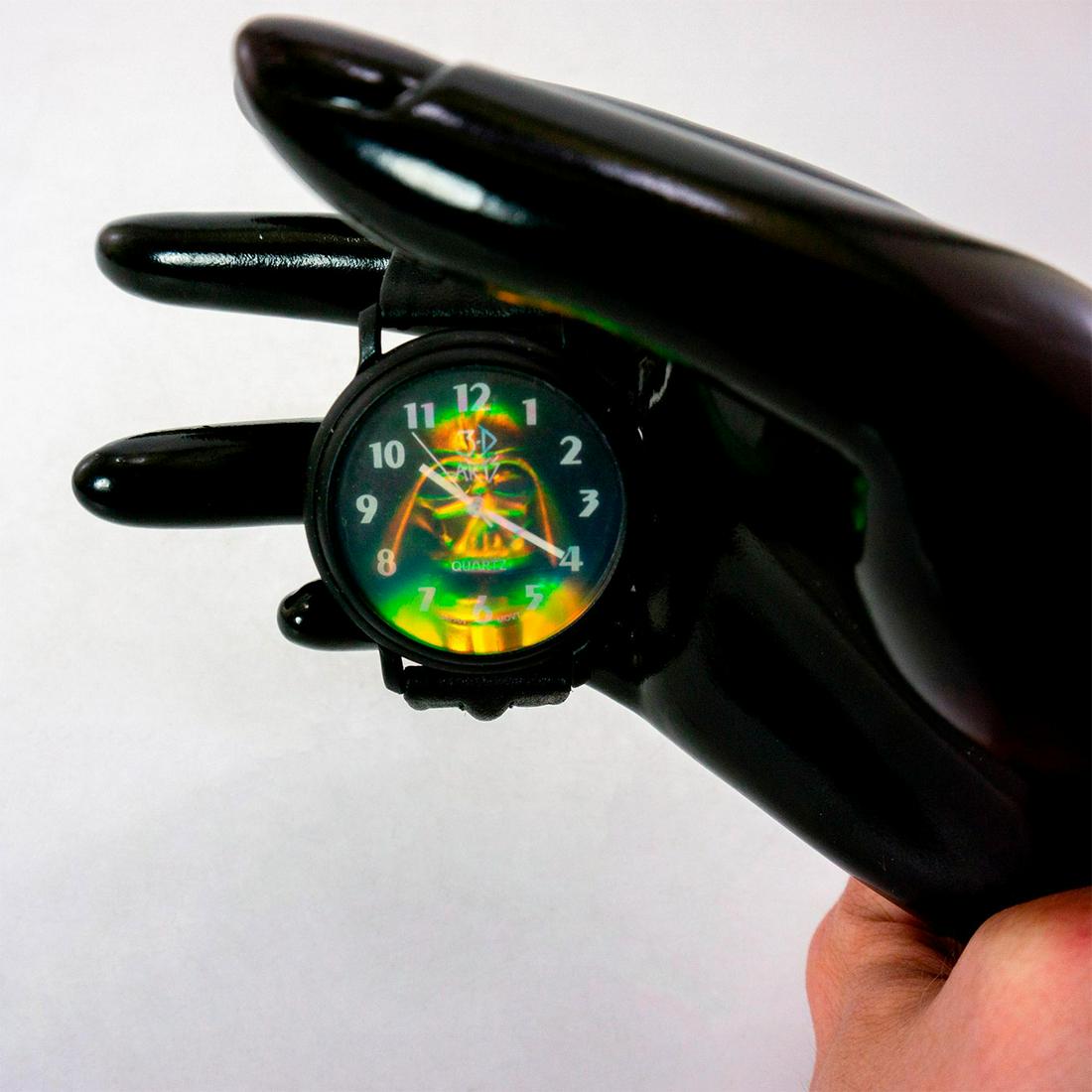 Vintage 3-D Arts Star Wars Holographic Watch, Darth Vader (1 of 5)