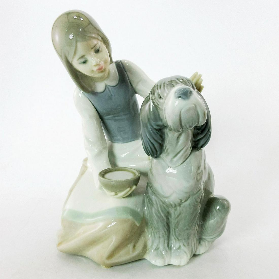 Chow Time 1001334 - Lladro Porcelain Figurine (1 of 3)