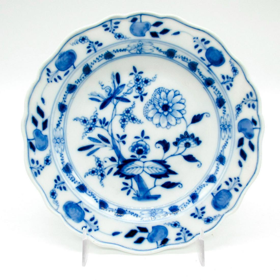 Small Meissen Blue Onion Plate (1 of 3)