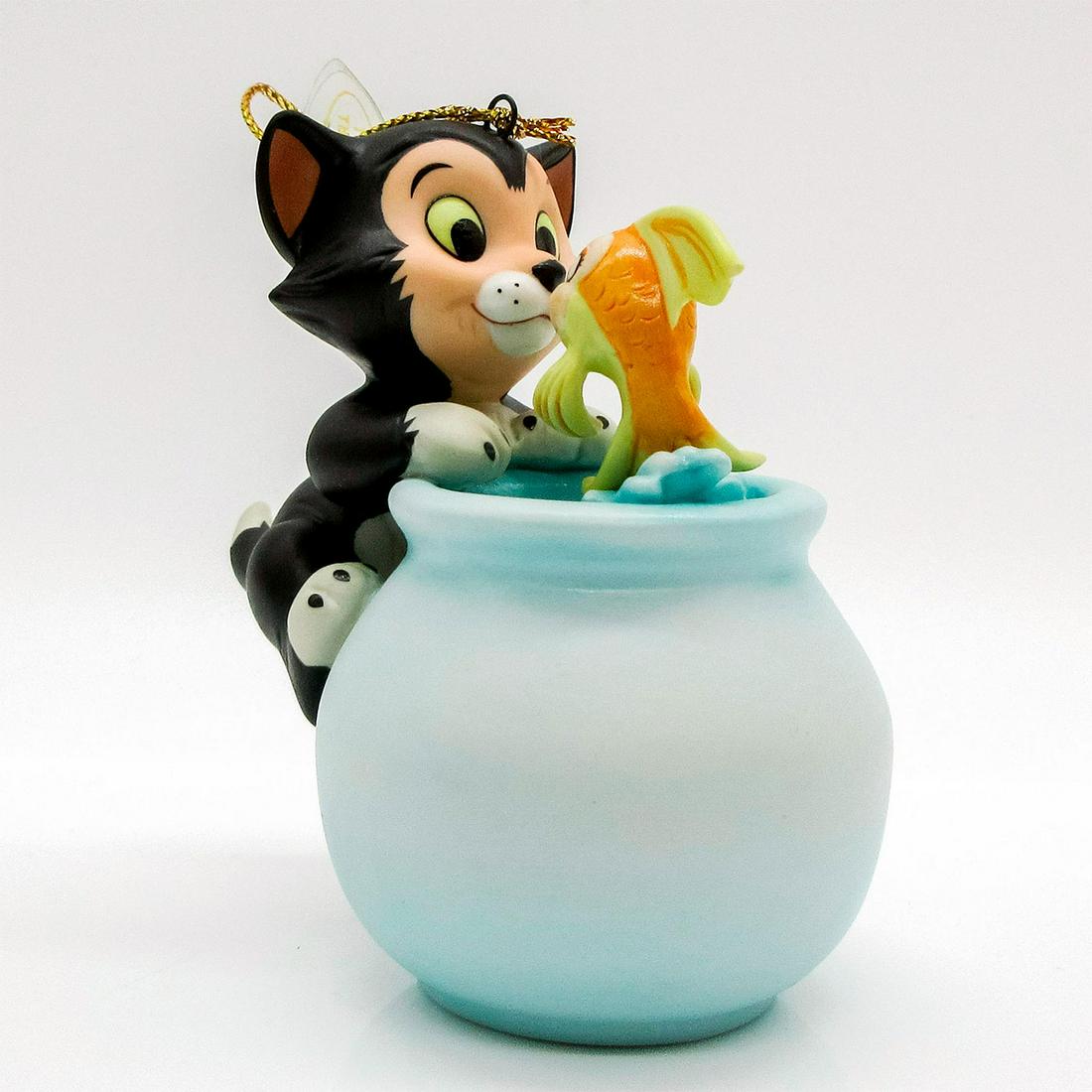 Disney Classics Ornament, Figaro and Cleo, Purrfect Kiss (1 of 6)