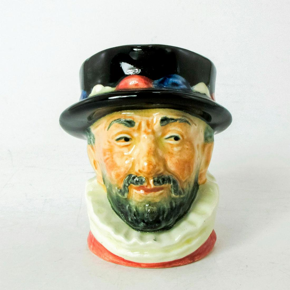 Beefeater ER Pink D6251 - Mini - Royal Doulton Character Jug (1 of 3)