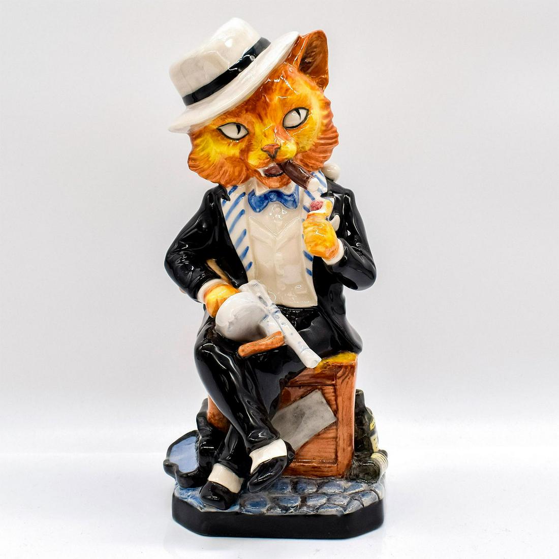Kevin Francis Toby Jug, Al Catone: Limited edition number 13 of 50 pieces. Modelled as a seated cat, lighting a cigar, and holding a Tommy Gun.