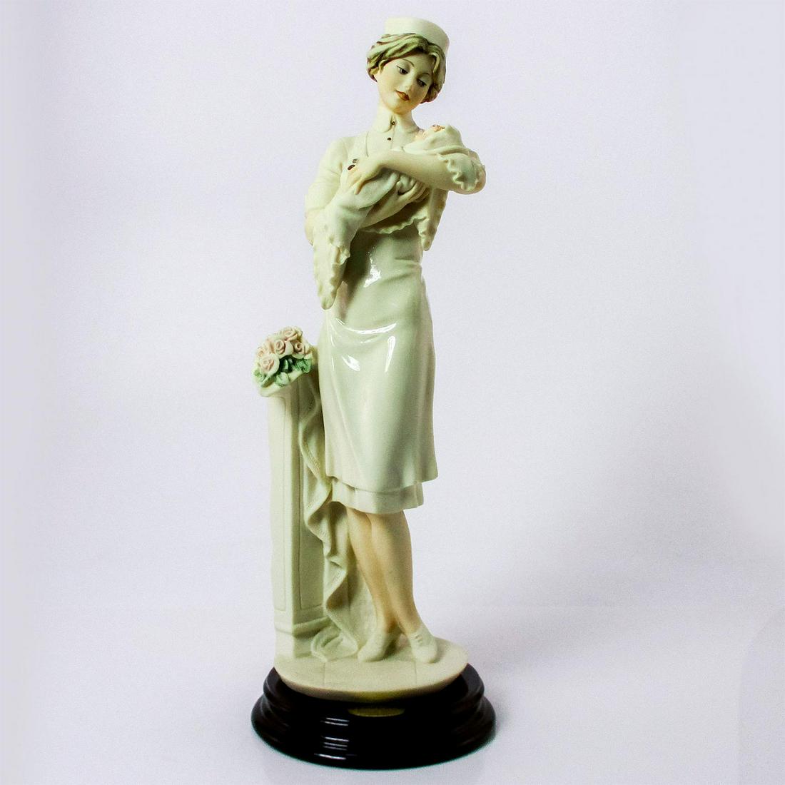 Nurse 0693F - Florence Giuseppe Armani Figurine (1 of 5)