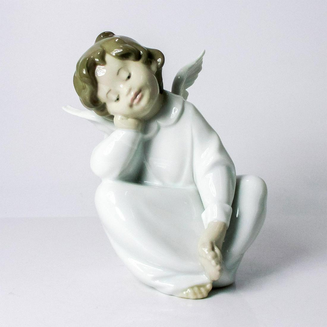 Angel Dreaming 1004961 - Lladro Porcelain Figurine (1 of 4)