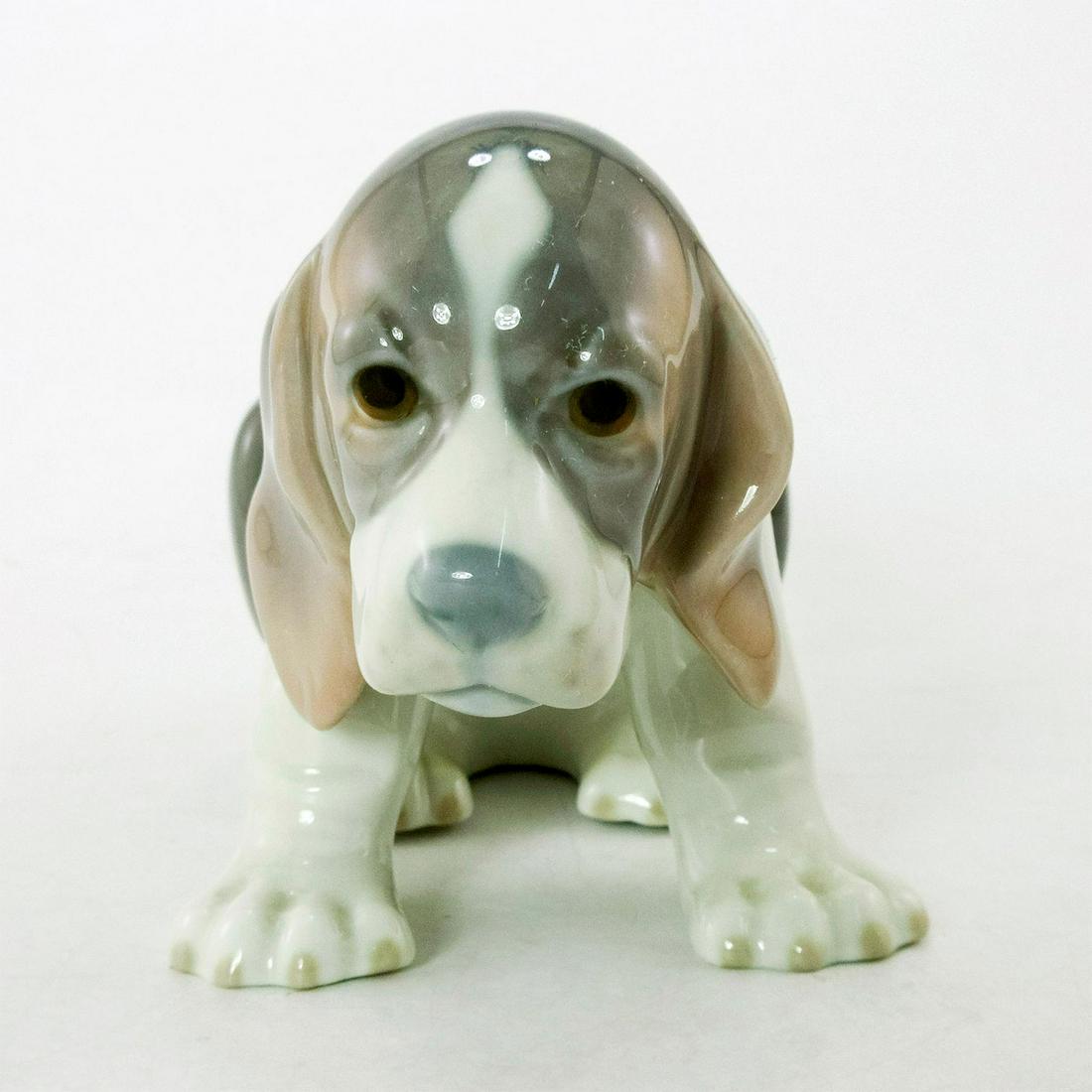 Beagle Puppy Sitting 01001071 - Lladro Porcelain Figurine (1 of 4)