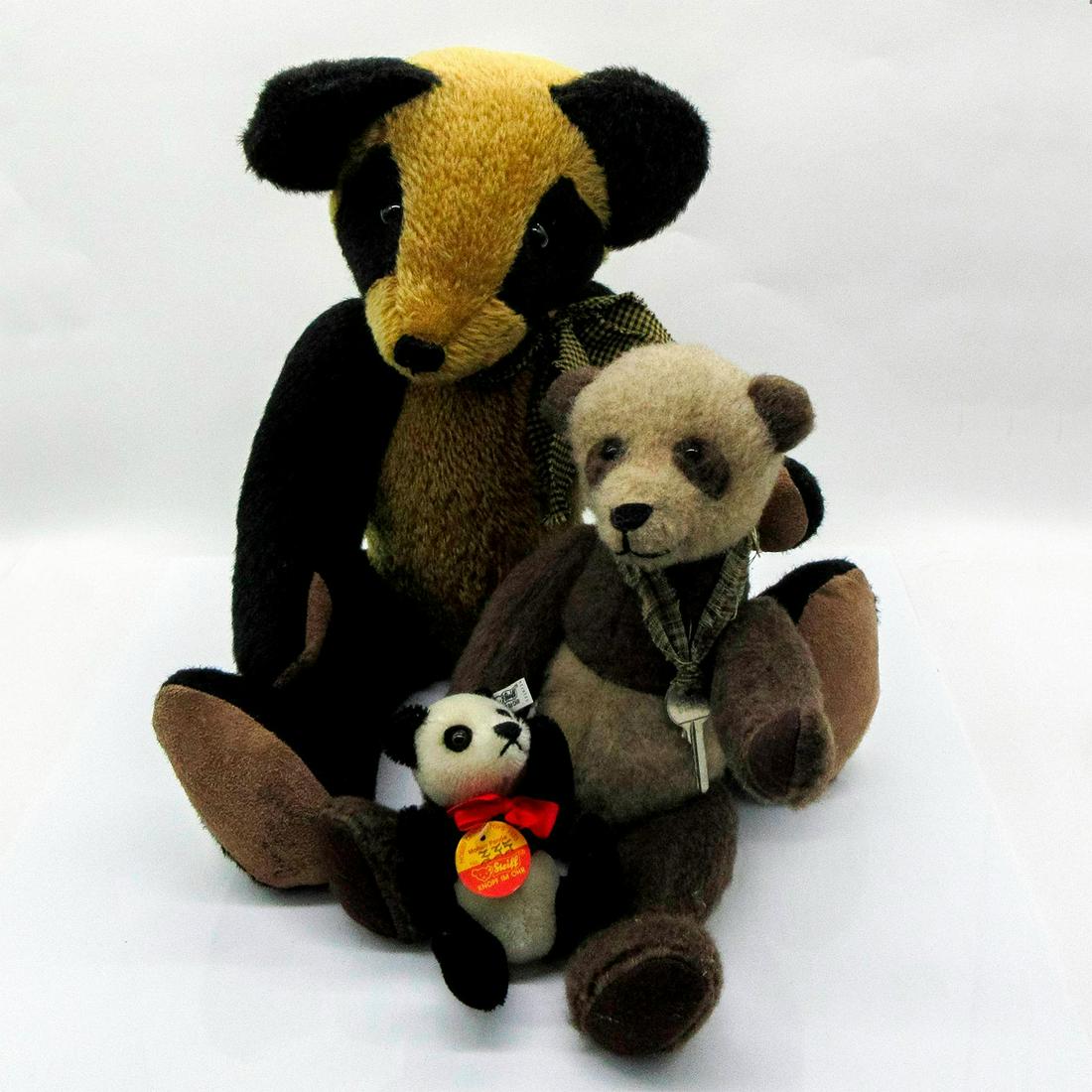 3pc Stuffed Toy Panda Bears: Largest panda 19.5"H, medium panda 14"H, smallest Steiff panda 5.5"H. Arms, legs and head are moveable for all. Issued: 20th c.