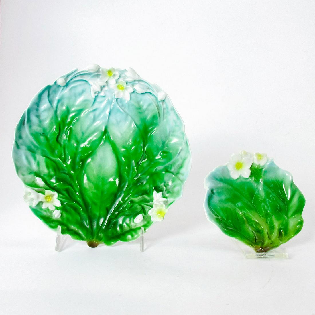 2pc Set Royal Bayreuth Bavaria Vintage Leaf Pattern Plates: Two plates in lime green color with yellow and white floral decorations. Salad plate is 7" dia, butter plate is 4.5". Royal Bayreuth backstamp. #Germany #Porcelain #Dinnerware Issued: 20th c. Manufact