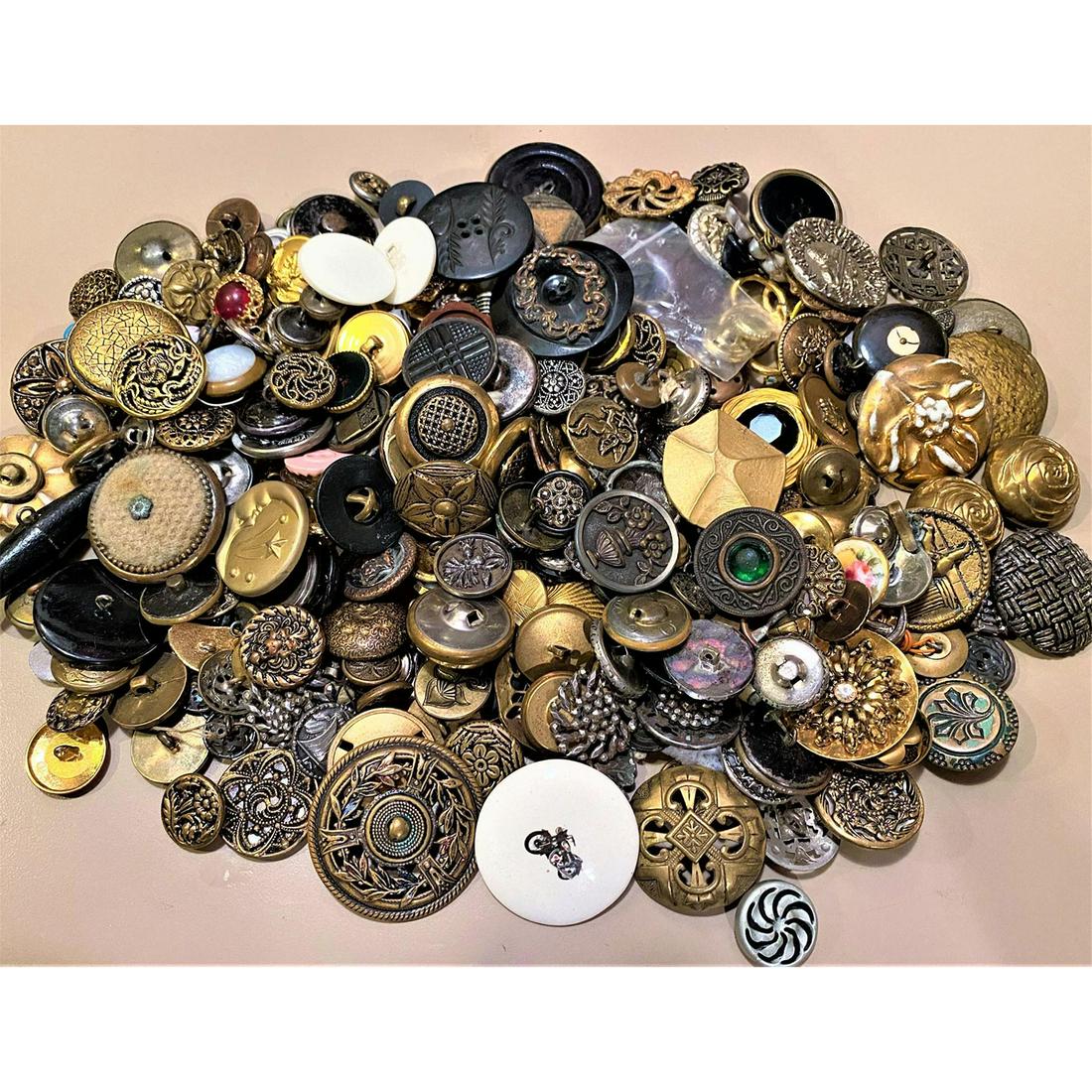 A Bag Lot of Mostly Assorted Metal Buttons (1 of 5)