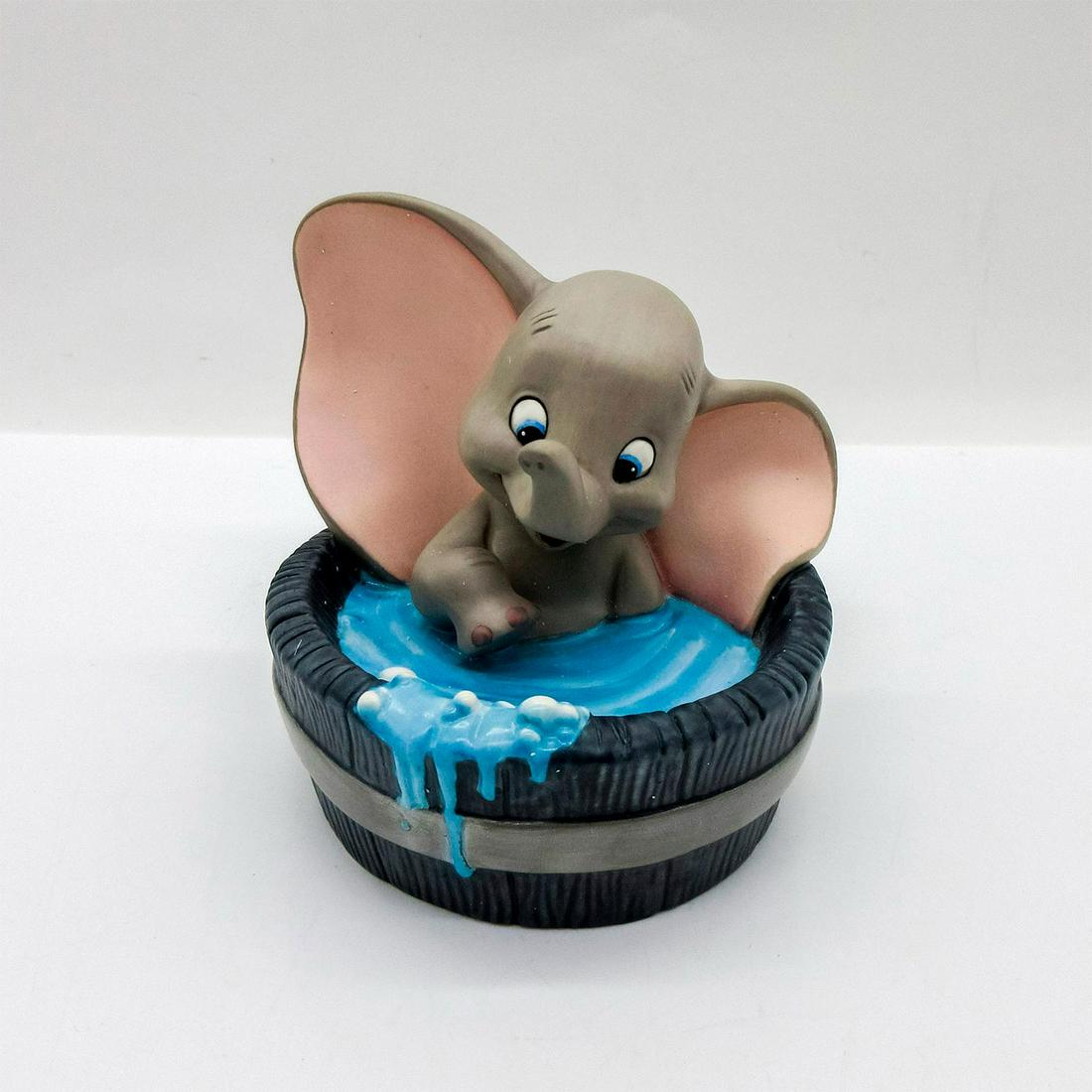 Walt Disney Classics Figurine, Dumbo, Simply Adorable (1 of 4)