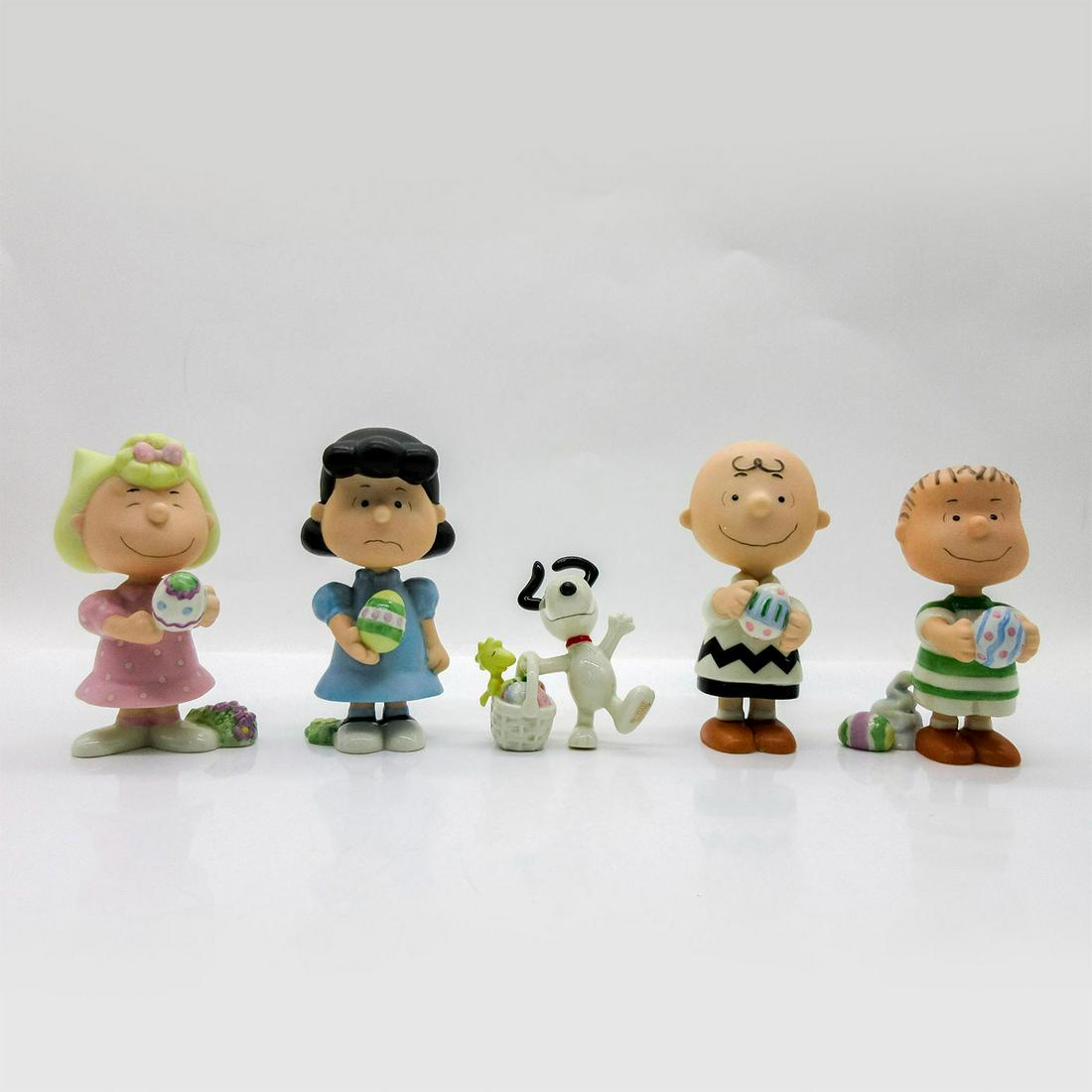 Lenox Figurines Peanuts It's the Easter Beagle Charlie Brown Nov 27