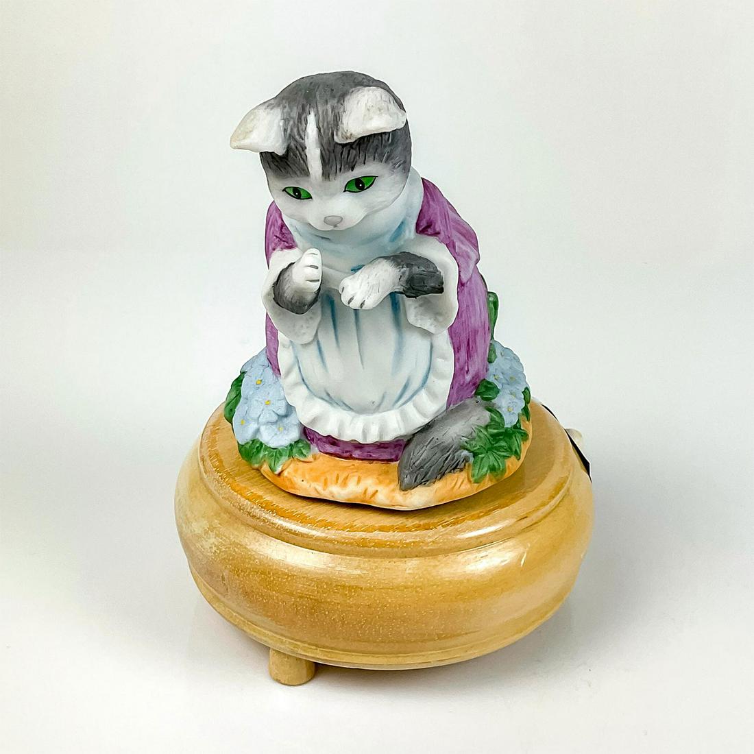 Vintage Schmid Revolving Music Box, Mrs. Tabitha (1 of 3)