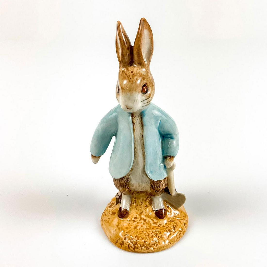 Peter Rabbit Digging - Beatrix Potter Figurine (1 of 3)