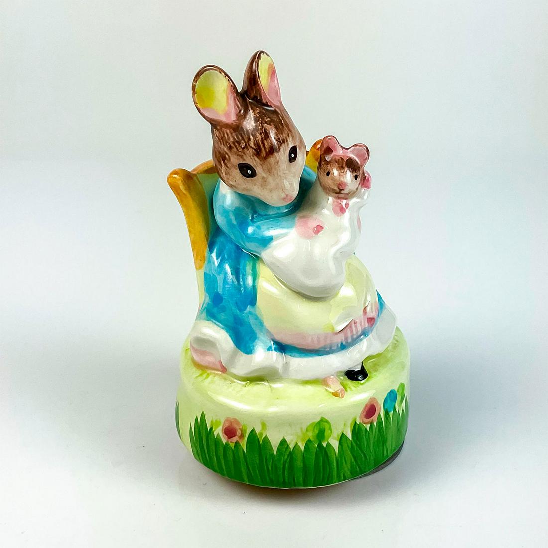 Antique Schmid Musical Figurine, Hunca Munca Mama & Baby (1 of 3)