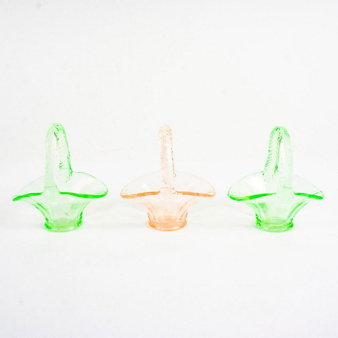 3pc Vintage American Art Glass Figurine Baskets (1 of 3)