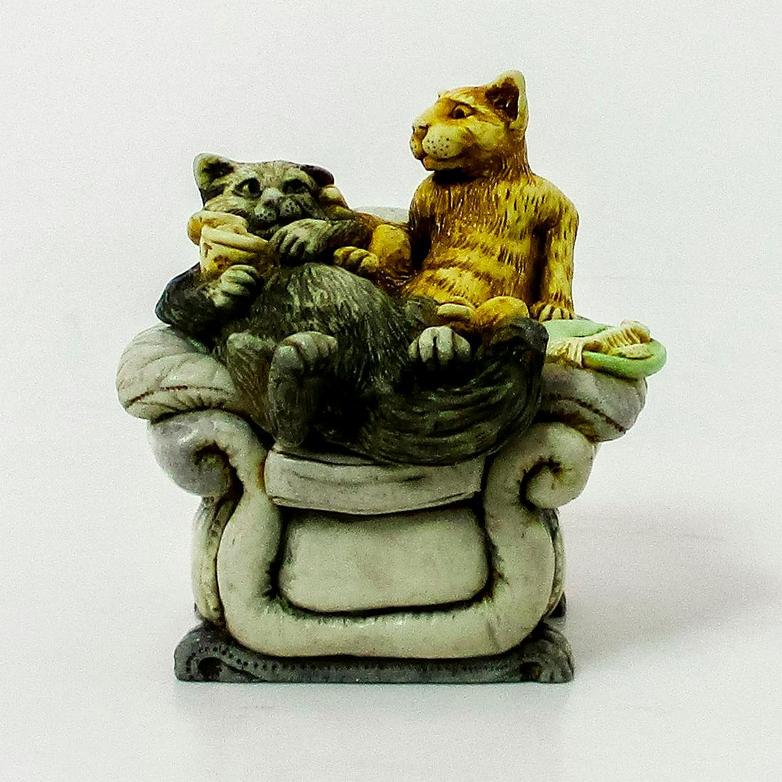 Harmony Kingdom Trinket Box, Disorderly Eating, Two Cats (1 of 5)