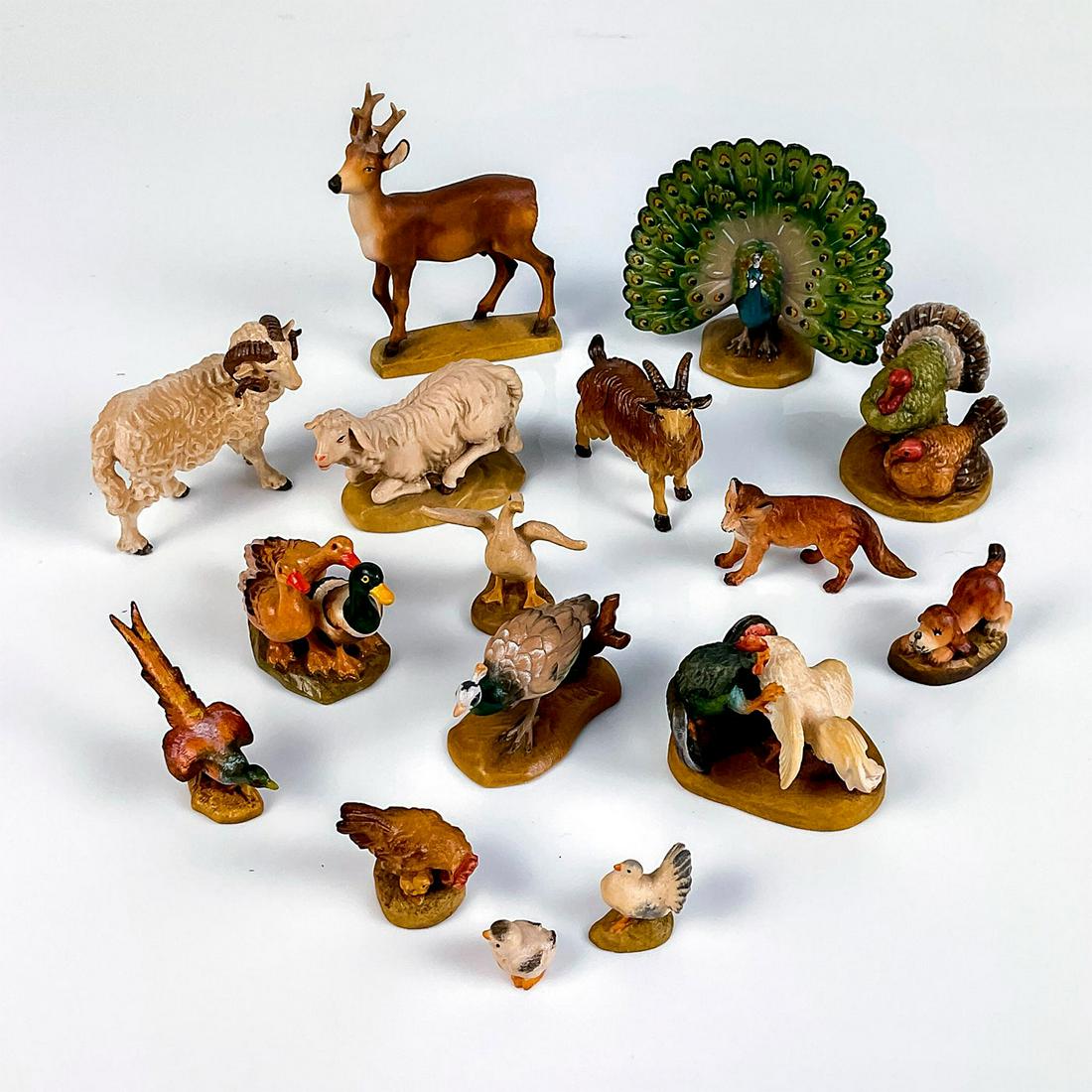 16pc Holzschnitzereien Wood Figurines, Variety of Animals (1 of 3)