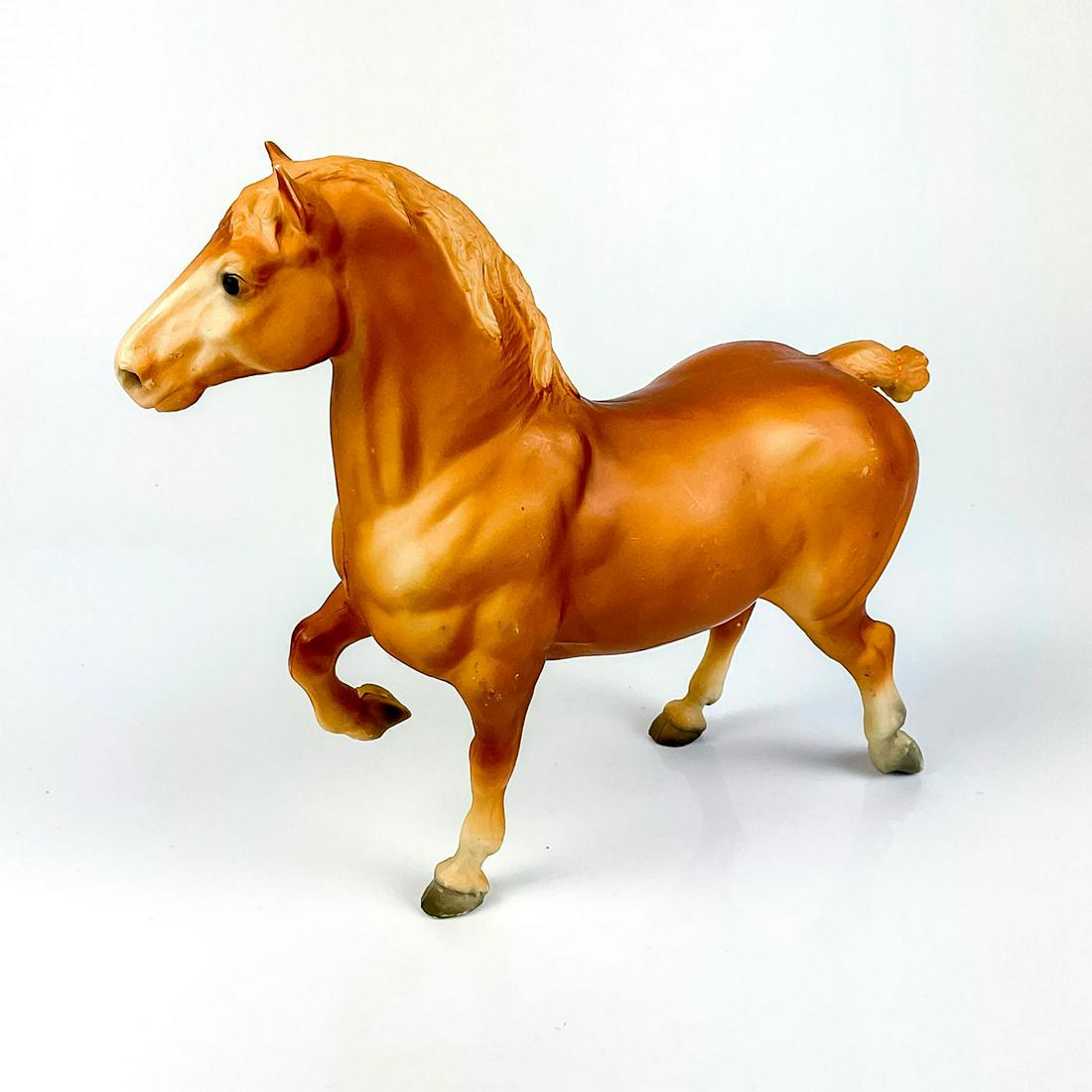 Breyer Model Horse, Flaxen Chestnut (1 of 3)