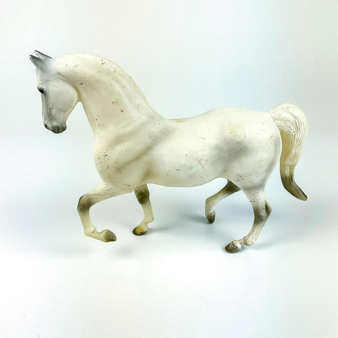 Breyer Model Horse, Lipizzaner 475: Resin model of a charming white and grey horse mid-trot. Breyer Reeves stamp on inner thigh. This item has no reserve. One of Europeâ€™s oldest horse breeds, the Lipizzan originated i