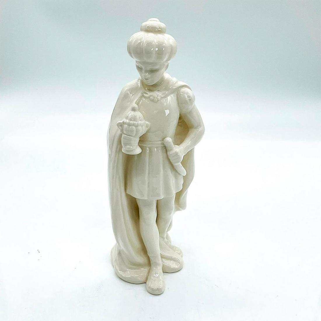 Vintage Goebel Hummel White Nativity Wise Man Figurine (1 of 3)