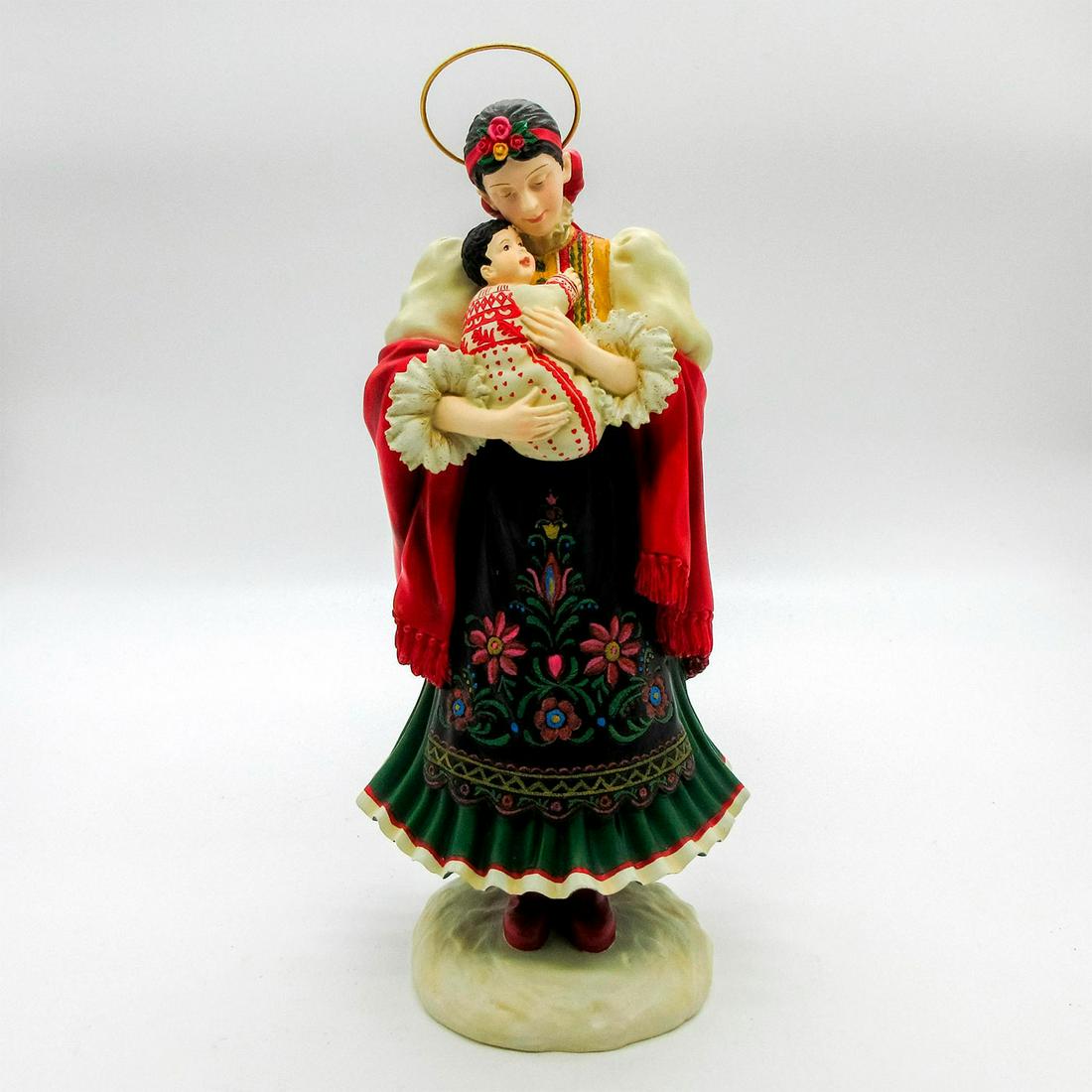 Vintage Pipka Figurine, Mary, Queen of Hungary: Part of the Gallery Collection. Depicts Mary dressed in traditional clothing and holding baby Jesus. Prizm Inc. backstamp. This item has no reserve. Dimensions: 10.5"H Edition Number: 552 edition nr M