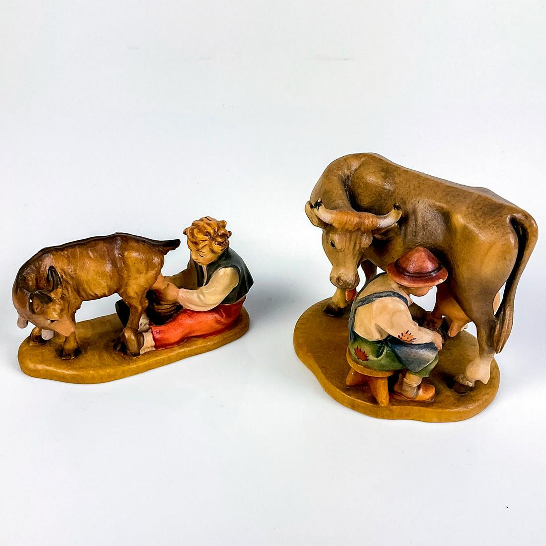 2pc Holzschnitzereien Lepi Wood Figurines, Milking Cows (0099) on Jan