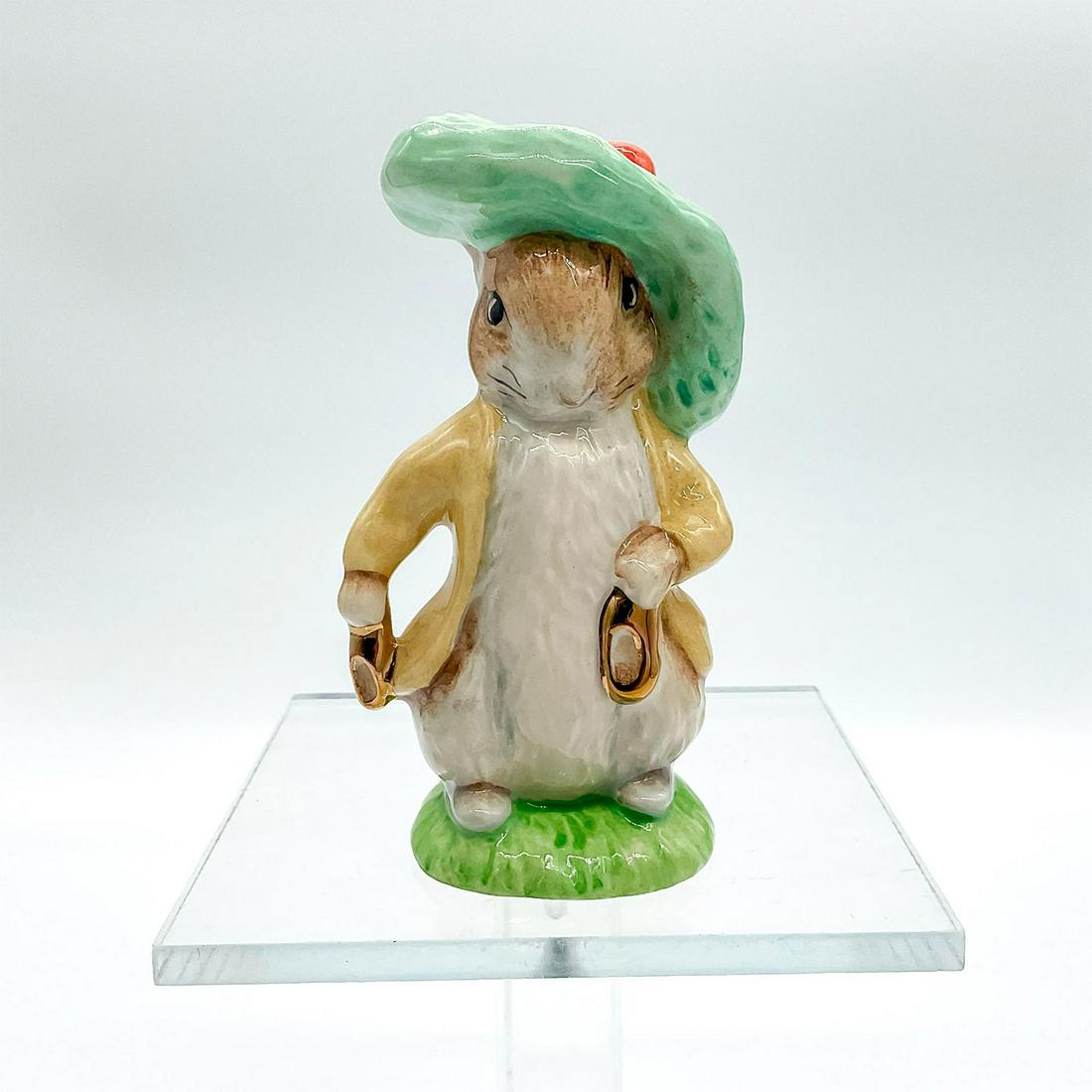 Benjamin Bunny - Beswick - Beatrix Potter Figurine: Small size porcelain hand painted in glossy finish. Beswick and Doulton backstamp. This item has no reserve. Issued: 1997 Dimensions: 2" W x 4.5" H x 1.75" Diameter Manufacturer: Beswick Country of Or