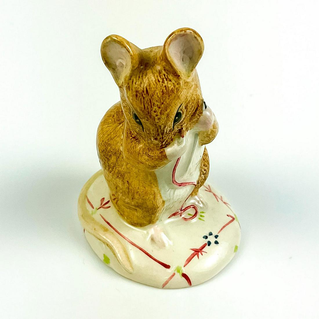 No More Twist - Royal Albert - Beatrix Potter Figurine: Glossy finish. Depicts a brown and white mouse. Royal Albert and F. Warne & Co. backstamps. This item has no reserve. Dimensions: 3.25" H Manufacturer: Royal Albert Country of Origin: England