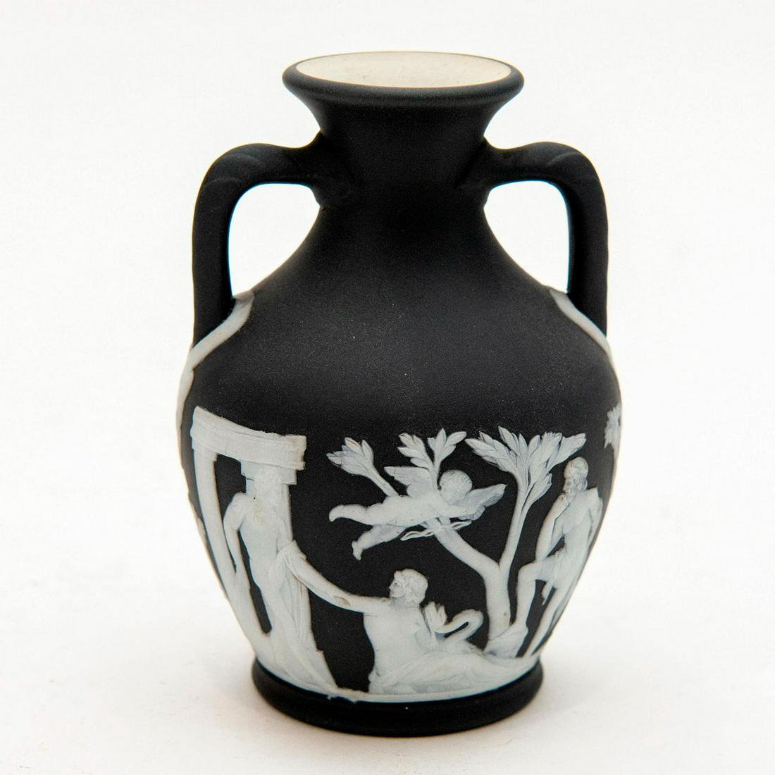 20th c. Wedgwood Jasperware Dip Portland Vase (1 of 3)