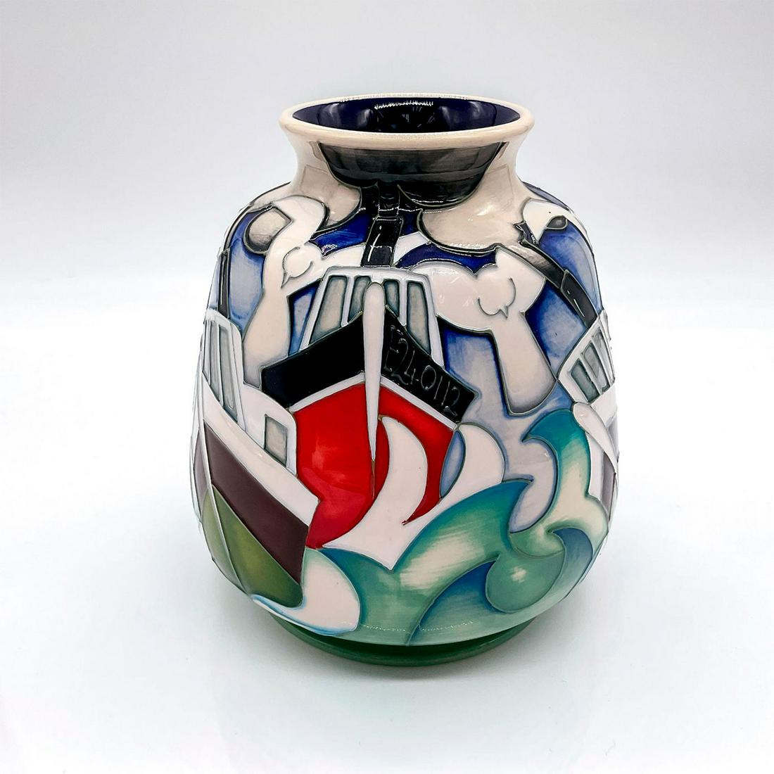 Moorcroft Pottery Trial, Homeward Bound Vase (1 of 2)
