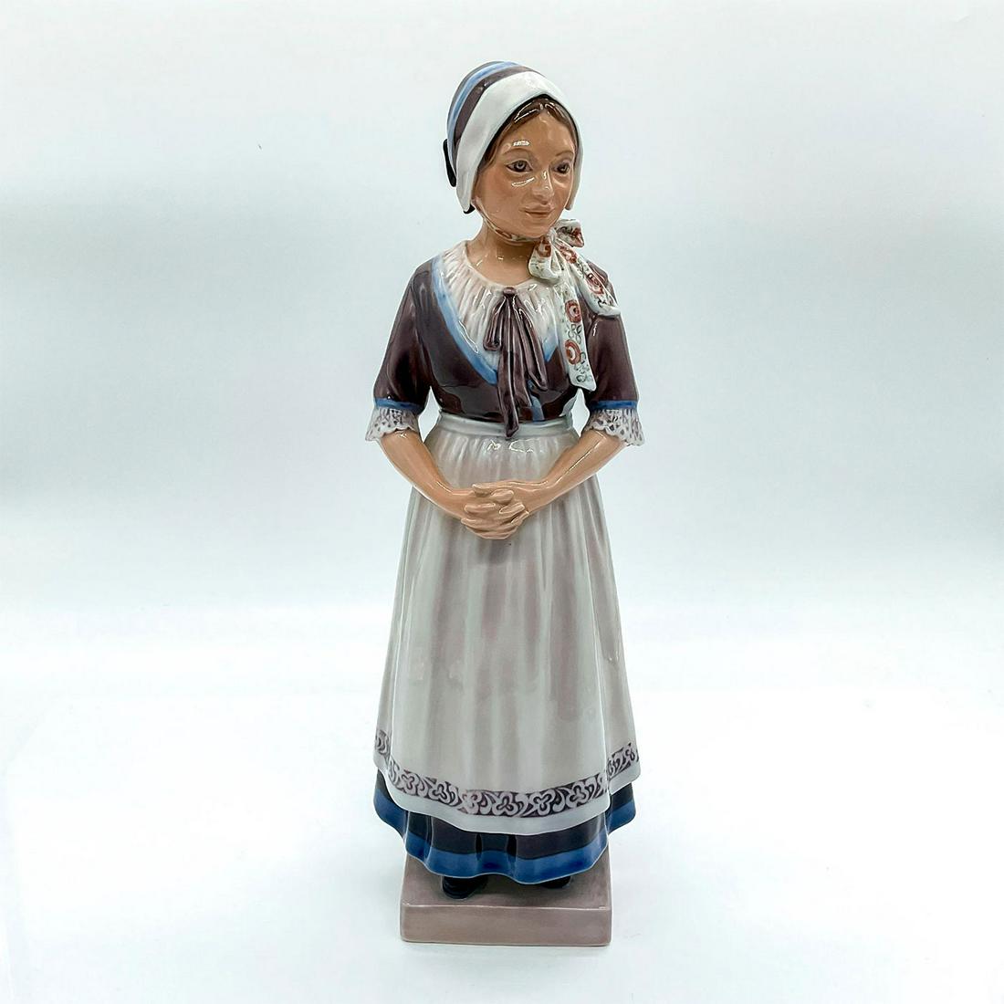 Dahl Jensen DJ Copenhagen Porcelain Figurine, Hedebo Girl (1 of 3)
